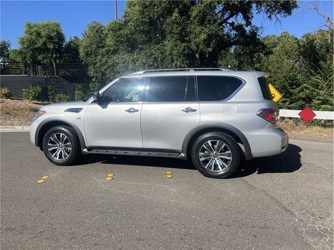 Used 2019 Nissan Armada SL w/ Premium Package AWD/4WD image 6