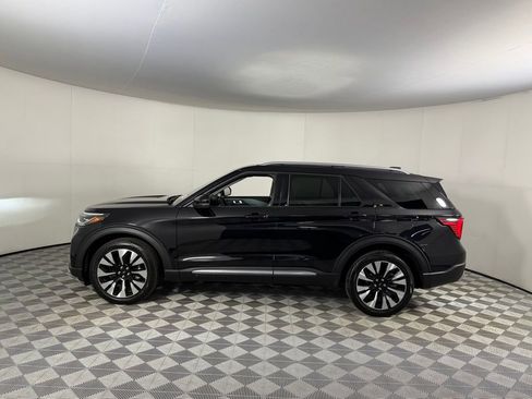 Used 2025 Ford Explorer Platinum w/ LUX Leather Package AWD/4WD image 9