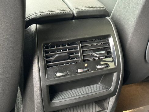 Used 2025 BMW X5 xDrive50e image 14