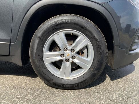 Used 2018 Chevrolet Trax LT w/ LT Convenience Package image 26