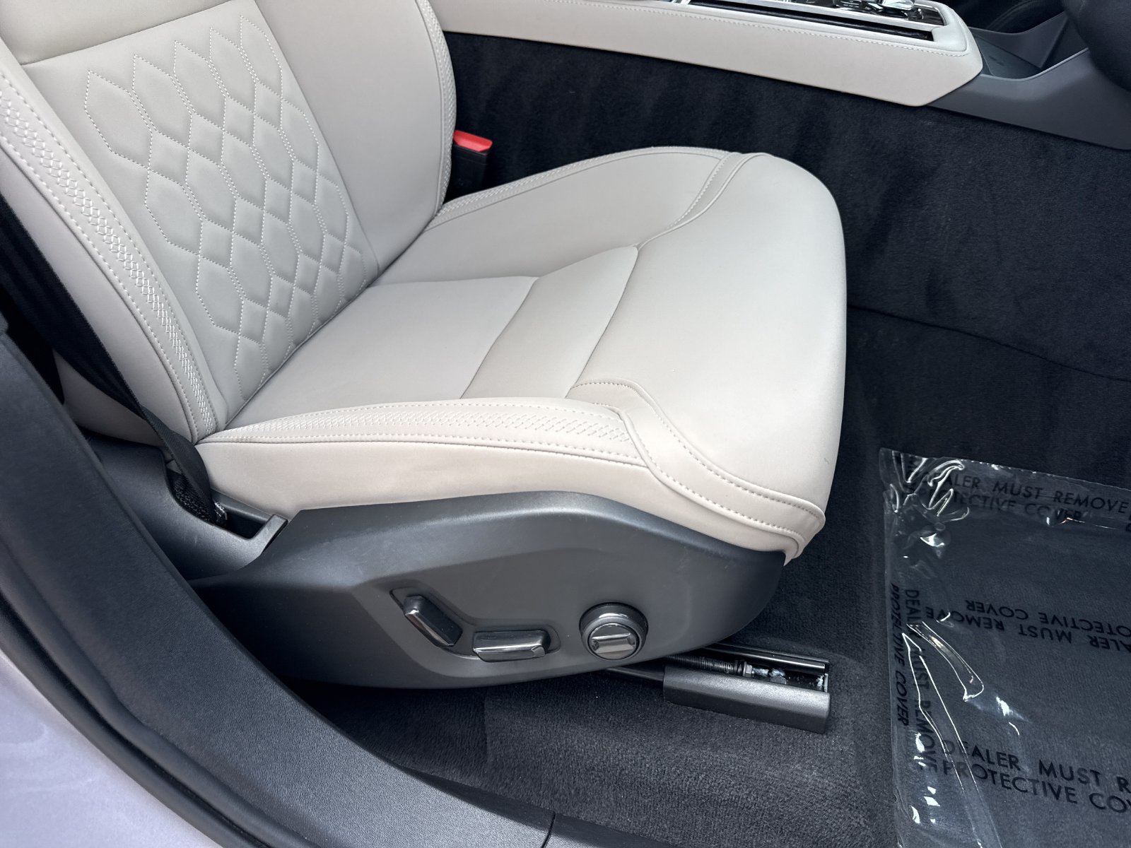Certified 2026 Volvo XC90 B6 Plus AWD/4WD image 29