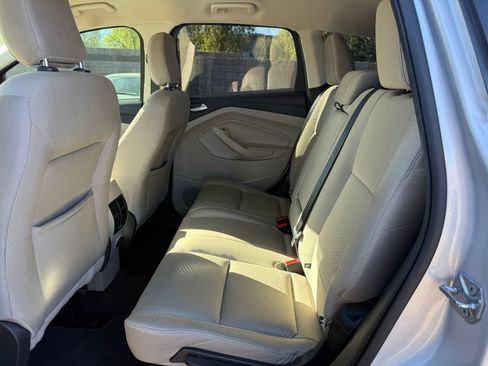 Used 2019 Ford Escape SE image 10