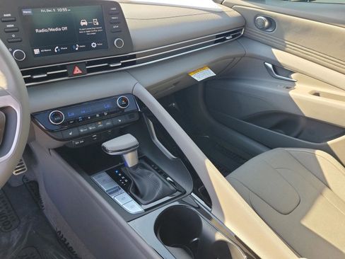 New 2026 Hyundai Elantra SEL Sport image 30