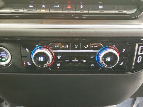 Used 2024 GMC Sierra 1500 SLT image 32