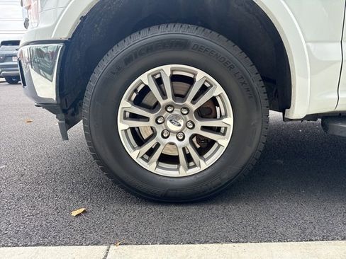 Used 2019 Ford F150 Lariat w/ Trailer Tow Package image 6