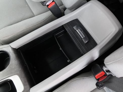Used 2016 Honda Pilot LX image 33
