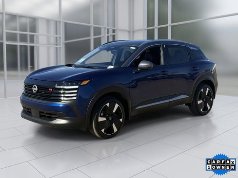 Certified 2025 Nissan Kicks SR image 3