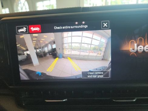 Used 2024 Jeep Wrangler Unlimited Rubicon 4xe AWD/4WD image 43