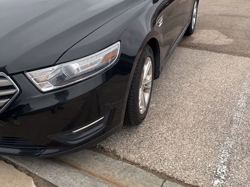 Used 2013 Ford Taurus SEL image 3
