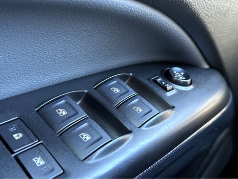 Used 2022 Chevrolet Colorado Z71 image 17