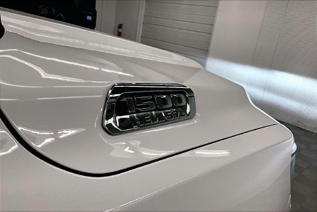 Used 2022 RAM 1500 Laramie AWD/4WD image 11
