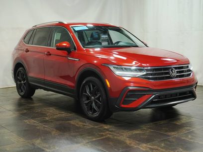 Certified 2024 Volkswagen Tiguan SE w/ Panoramic Sunroof Package