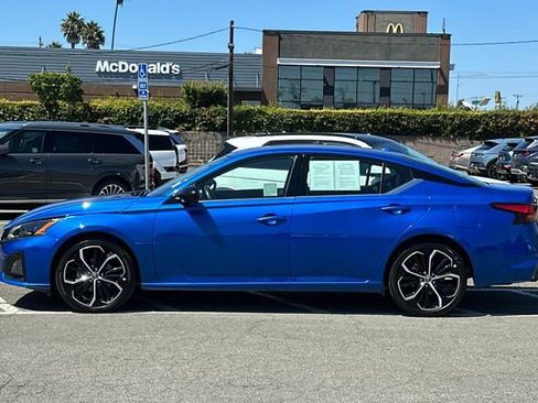 Used 2025 Nissan Altima 2.5 SR FWD image 10