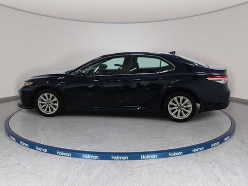Used 2019 Toyota Camry LE w/ Convenience Package FWD image 9