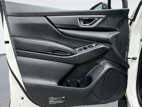 Used 2023 Subaru Ascent Limited image 9