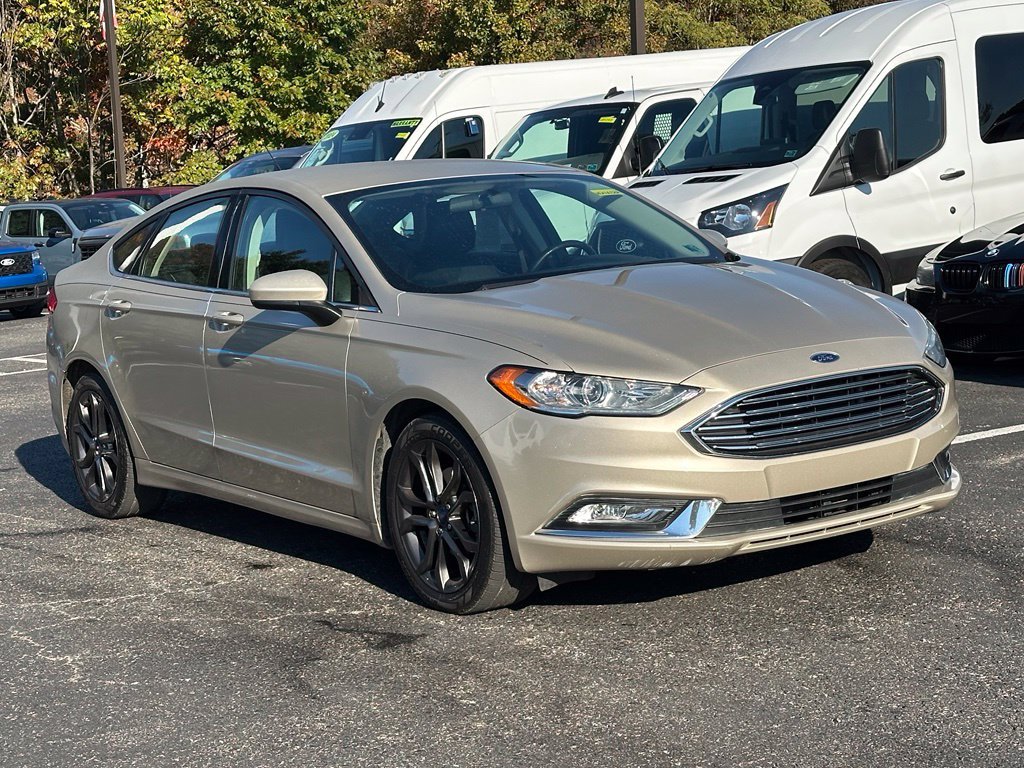 Used 2018 Ford Fusion SE w/ Equipment Group 201A FWD image 22