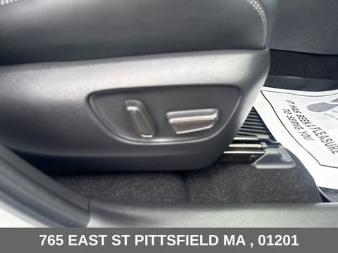Used 2025 Toyota RAV4 Limited w/ Advanced Technology Package AWD/4WD image 17