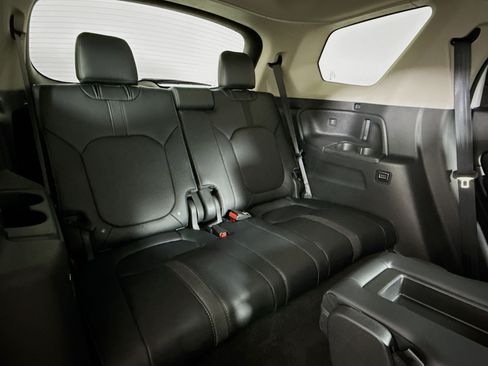 Used 2025 Honda Pilot EX-L image 25