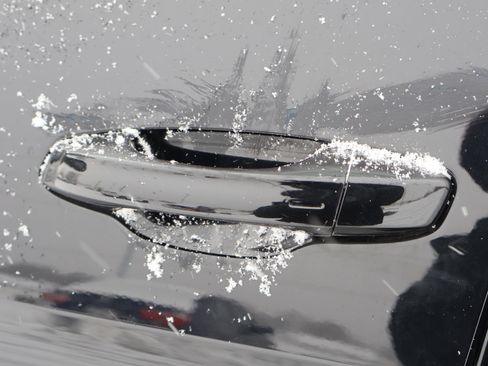 Used 2024 Volkswagen Atlas SE image 24