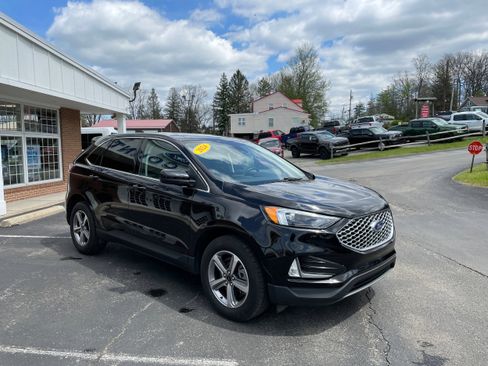 Used 2024 Ford Edge SEL w/ Convenience Package AWD/4WD image 3