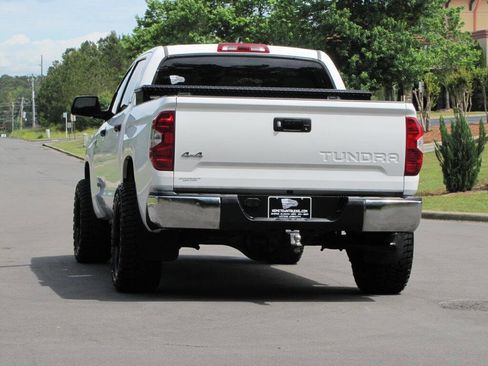Used 2020 Toyota Tundra SR5 w/ SR5 Upgrade Package AWD/4WD image 10