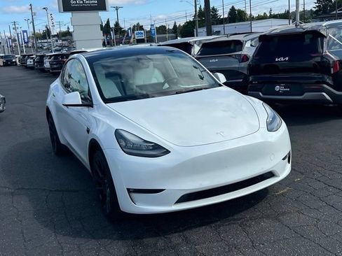 Used 2021 Tesla Model Y Long Range AWD/4WD image 7