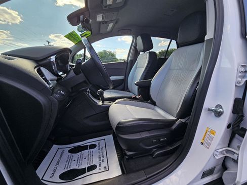 Used 2019 Chevrolet Trax LT w/ Driver Confidence Package FWD image 5