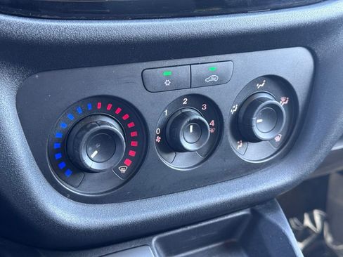 Used 2017 RAM ProMaster City Tradesman w/ Rear Back-up Camera Group FWD image 9