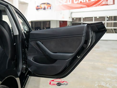 Used 2019 Tesla Model 3 Long Range image 37