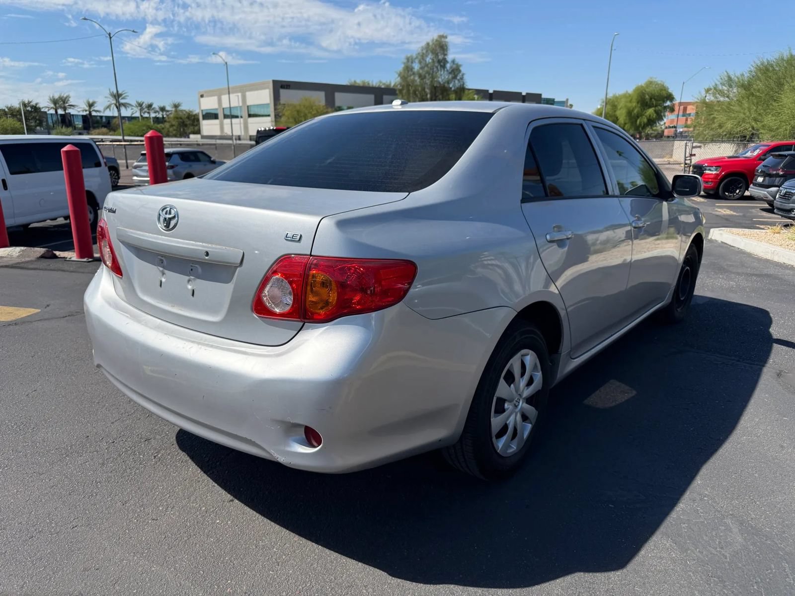Used 2010 Toyota Corolla LE FWD image 5