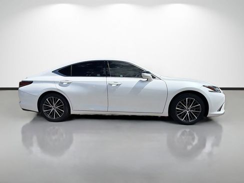 Used 2024 Lexus ES 350 w/ Premium Package FWD image 2