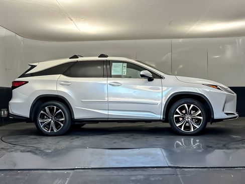 Used 2020 Lexus RX 350L Premium w/ Premium Package AWD/4WD image 2