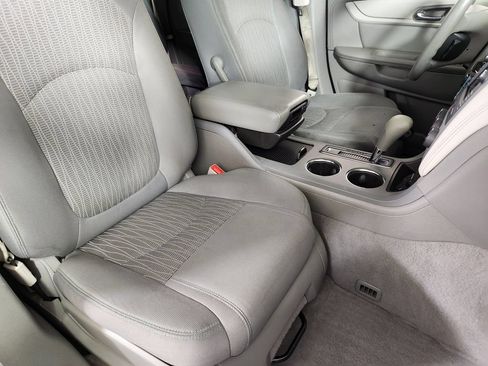 Used 2017 Chevrolet Traverse LS FWD image 10