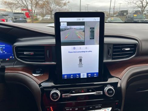 Used 2023 Ford Explorer King Ranch w/ Technology Package image 43