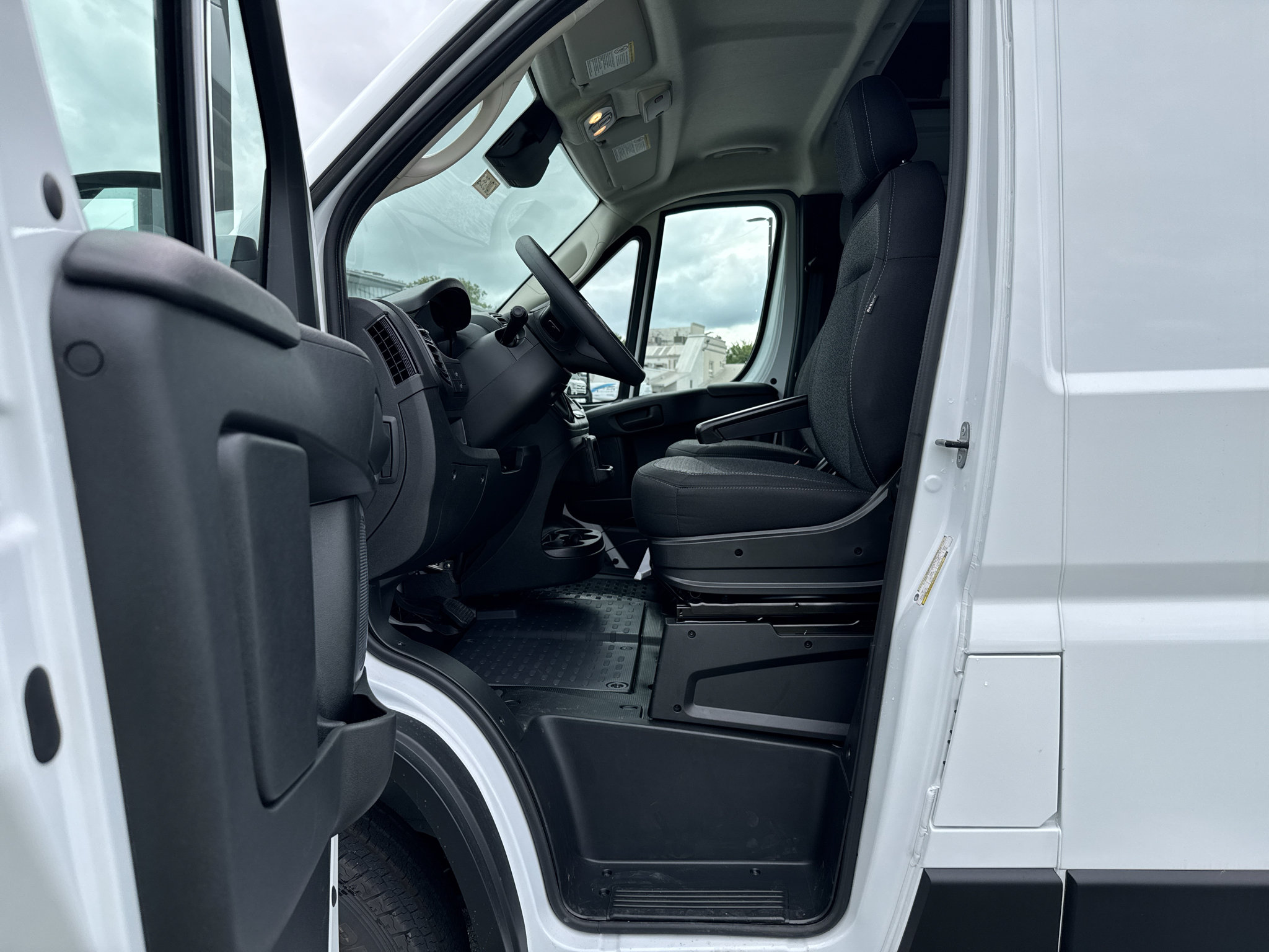New 2026 RAM ProMaster 1500 w/ Convenience Group FWD image 5