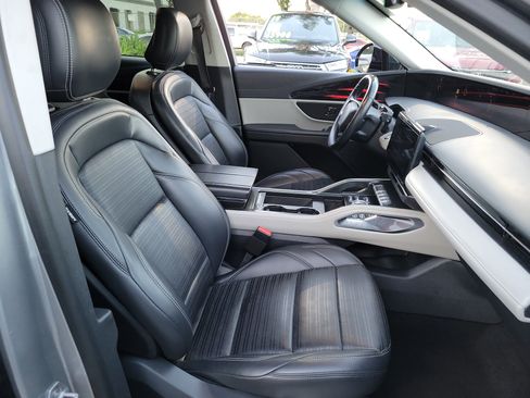 Used 2024 Lincoln Nautilus Reserve image 22