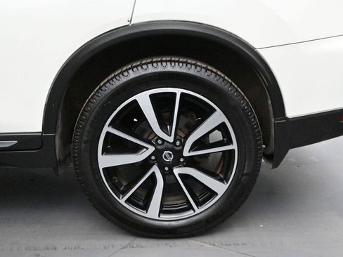 Used 2019 Nissan Rogue SL w/ Premium Package AWD/4WD image 12