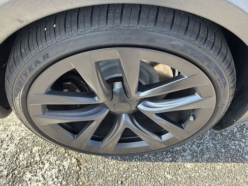 Used 2022 Tesla Model S Plaid AWD/4WD image 10