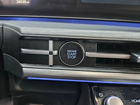 Used 2025 Hyundai Santa Fe Limited image 23