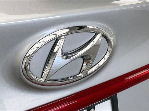 Used 2022 Hyundai Santa Fe Limited image 32