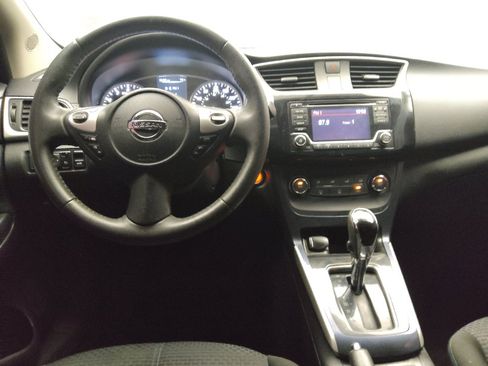 Used 2017 Nissan Sentra SR w/ SR Midnight Edition FWD image 22