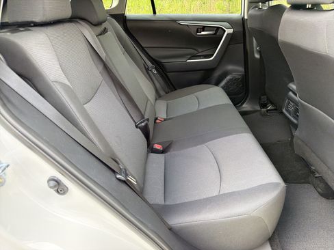 Used 2025 Toyota RAV4 XLE w/ Convenience Package FWD image 15