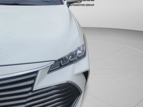 Used 2021 Toyota Avalon XLE w/ Moonroof Package FWD image 11