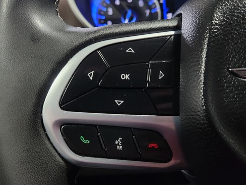 Used 2023 Chrysler Voyager LX FWD image 17