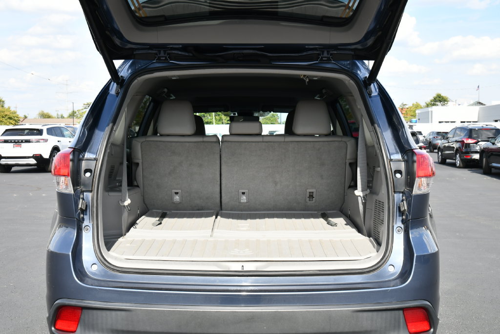 Used 2018 Toyota Highlander XLE AWD/4WD image 29