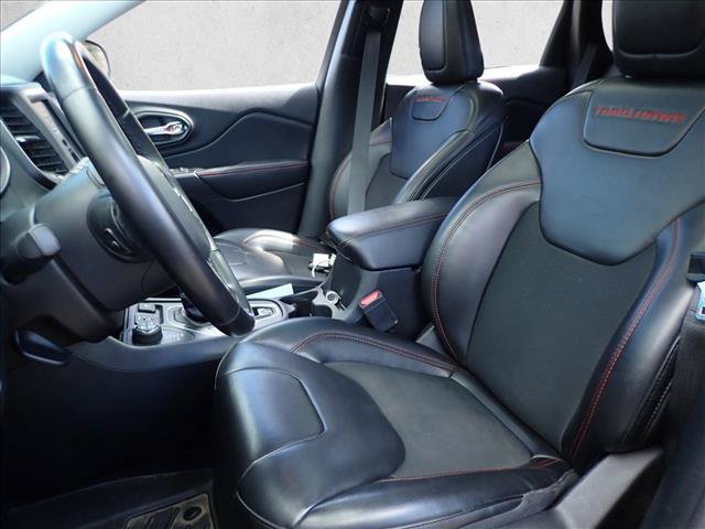 Used 2020 Jeep Cherokee Trailhawk w/ Comfort/Convenience Group AWD/4WD image 6