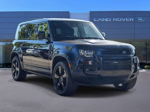 Used 2023 Land Rover Defender 110 SE AWD/4WD image 3