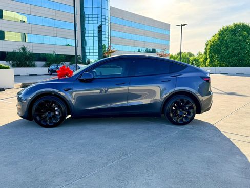 Used 2022 Tesla Model Y Long Range AWD/4WD image 8