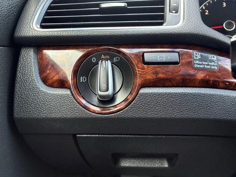 Used 2013 Volkswagen Passat TDI SEL Premium image 23