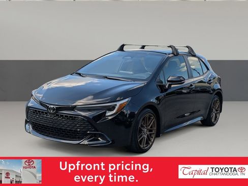 Used 2025 Toyota Corolla Hatchback w/ SE Package FWD image 4